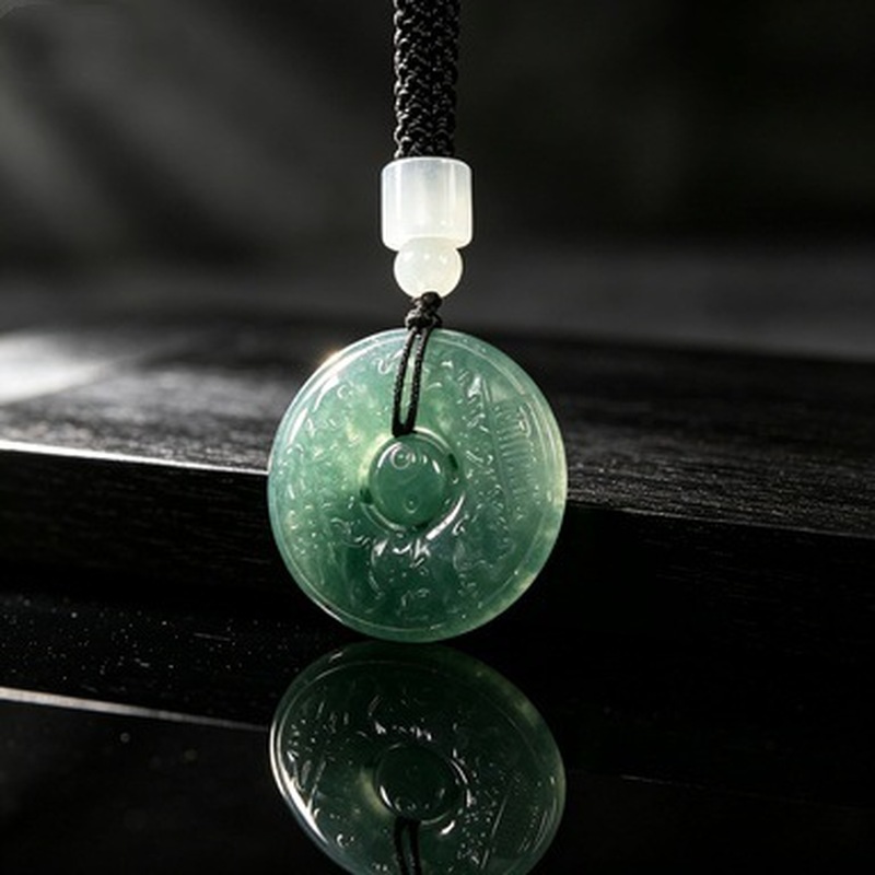 Mountain Ghost Coin Round Pend - Beauty & Makeup Katia Di Paola recension och pris